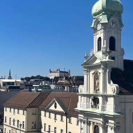 Amazing Castle View Apartman