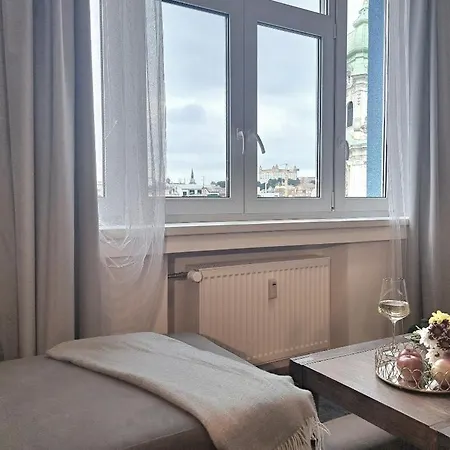 Amazing Castle View شقة *